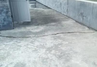 波密楼顶漏水维修公司分享下如何解决卫生间隐蔽部位漏水的问题?